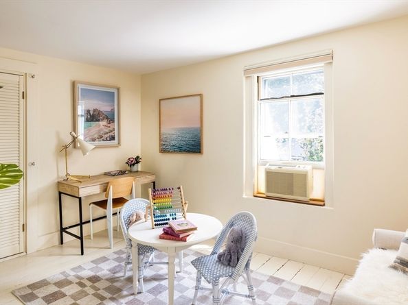 9 Laurel St, Newton MA 02459