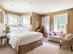 9 Laurel St, Newton MA 02459
