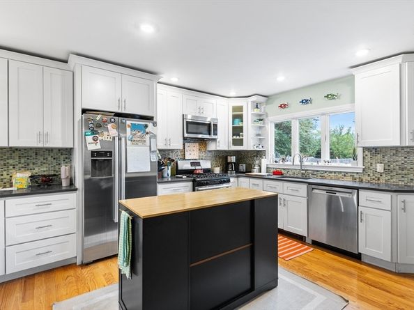 4 Essex St, Boston MA 02129