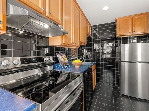 77 Pearl St 3, Chelsea MA 02150