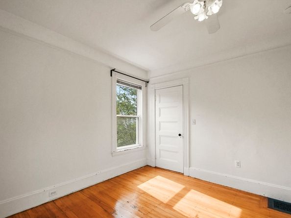 32 Bacon St, Watertown MA 02472