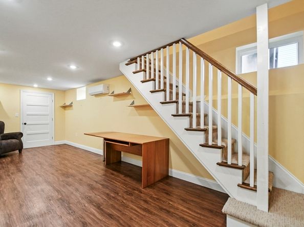 32 Bacon St, Watertown MA 02472