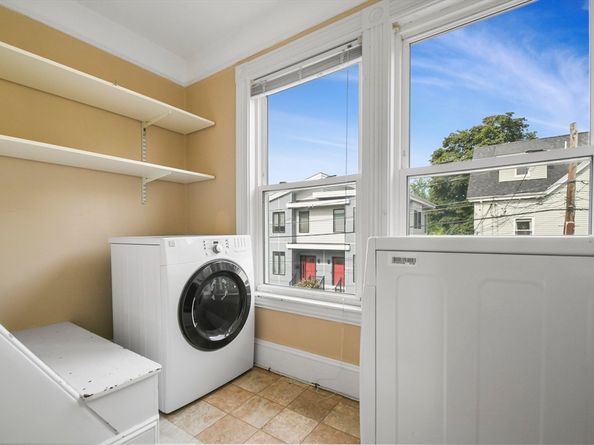 32 Bacon St, Watertown MA 02472