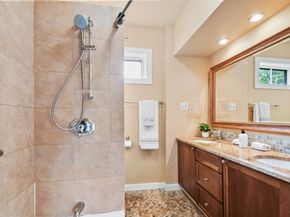 32 Bacon St, Watertown MA 02472