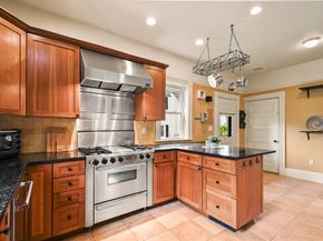 32 Bacon St, Watertown MA 02472