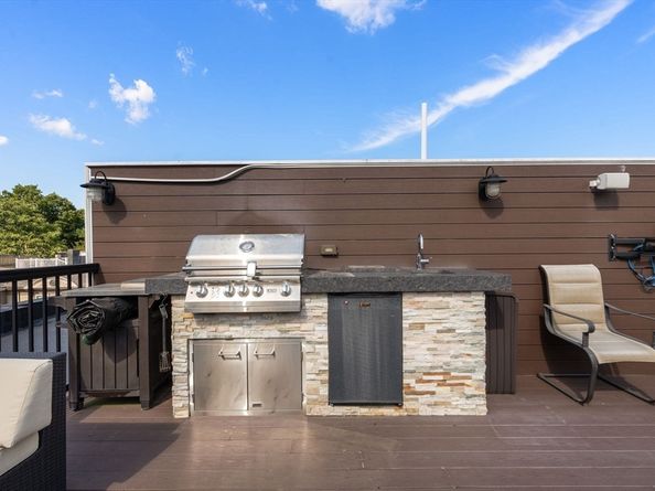65 Green Street 302, Boston MA 02130