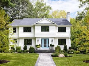 209 Bristol Rd, Wellesley MA 02481