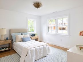 209 Bristol Rd, Wellesley MA 02481