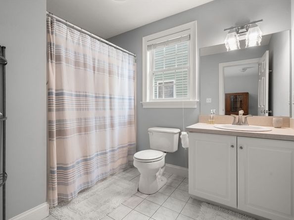 14 Dacy St 12, Boston MA 02136