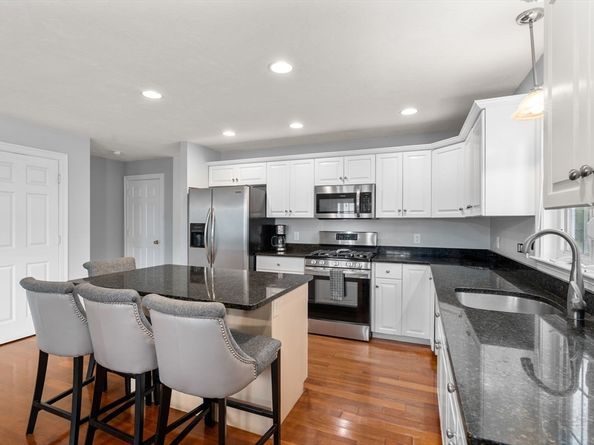 14 Dacy St 12, Boston MA 02136