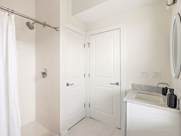 18 Chelsea St 3, Boston MA 02128