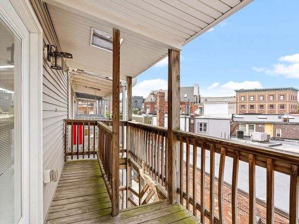 18 Chelsea St 3, Boston MA 02128