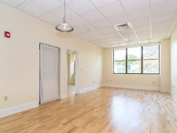 948 Main St 209, Waltham MA 02453