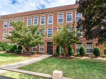 948 Main St