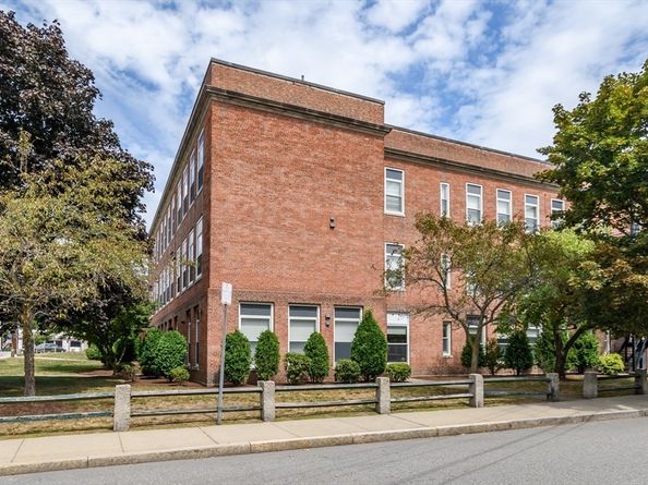948 Main St 209, Waltham MA 02453