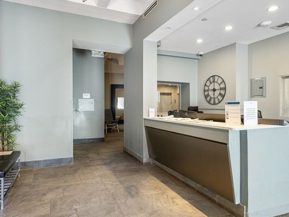 12 Stoneholm St 423, Boston MA 02115