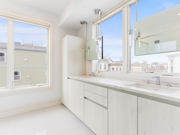 502 E 3rd St 1, Boston MA 02127