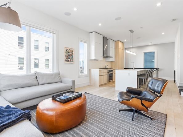 502 E 3rd St 1, Boston MA 02127