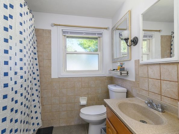 285 Hovenden Ave, Brockton MA 02302