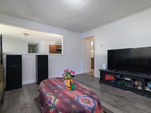 285 Hovenden Ave, Brockton MA 02302