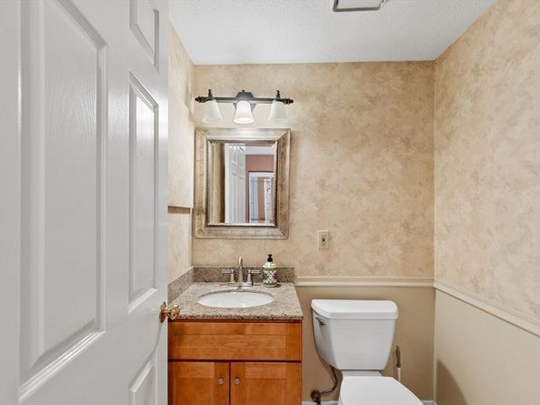 11 Church Street 109, Salem MA 01970