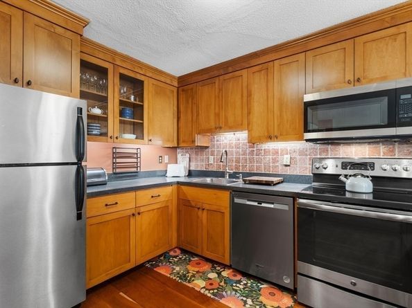 11 Church Street 109, Salem MA 01970