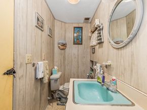 13 Judson St, Wareham MA 02571