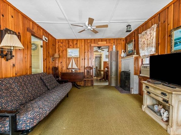 13 Judson St, Wareham MA 02571
