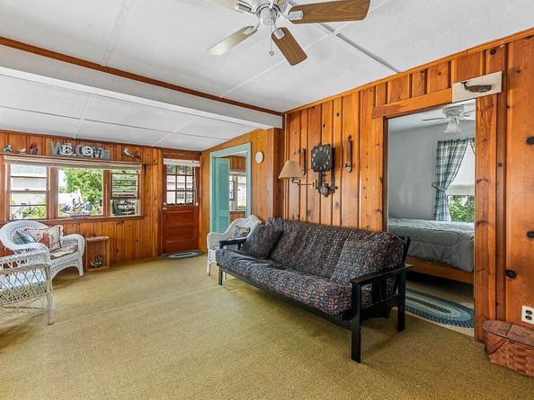 13 Judson St, Wareham MA 02571