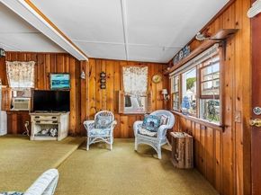 13 Judson St, Wareham MA 02571