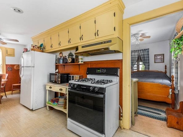 13 Judson St, Wareham MA 02571