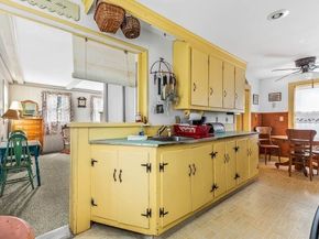 13 Judson St, Wareham MA 02571