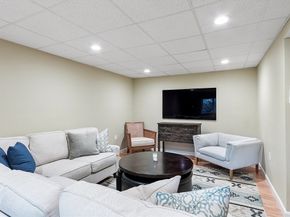1 Woodridge Ln 1, Westford MA 01886