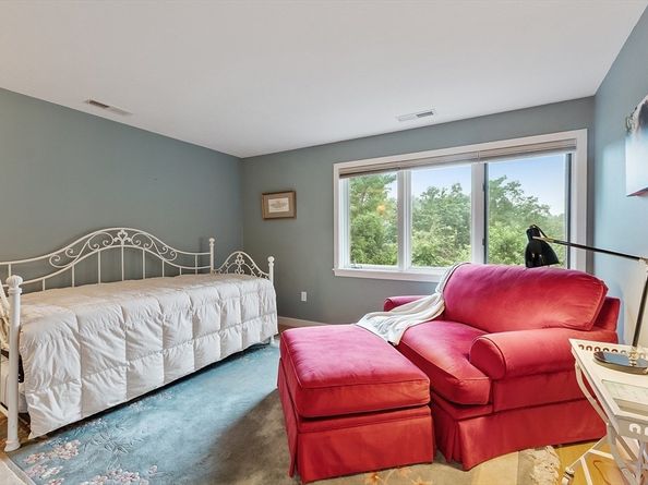 1 Woodridge Ln 1, Westford MA 01886