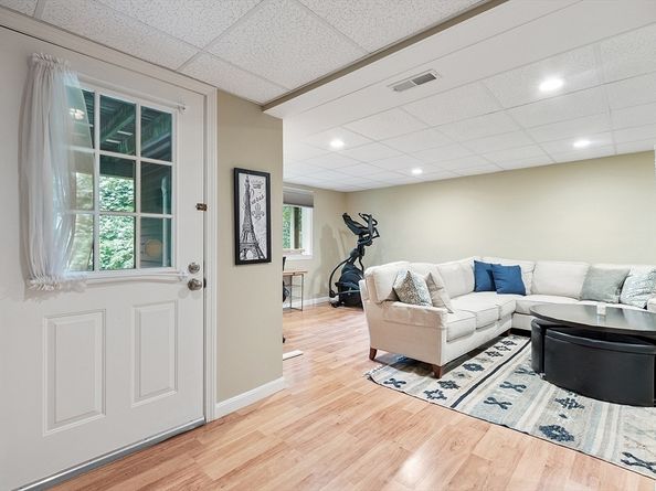 1 Woodridge Ln 1, Westford MA 01886