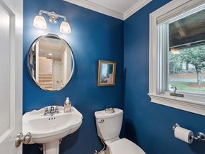 1 Woodridge Ln 1, Westford MA 01886