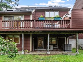 1 Woodridge Ln 1, Westford MA 01886