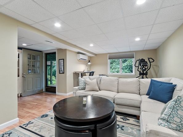 1 Woodridge Ln 1, Westford MA 01886