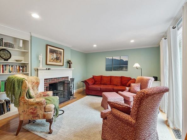 1 Woodridge Ln 1, Westford MA 01886