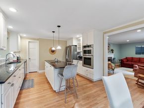 1 Woodridge Ln 1, Westford MA 01886