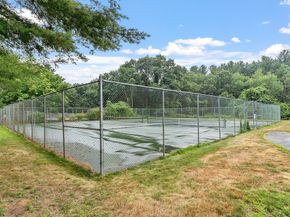 1 Woodridge Ln 1, Westford MA 01886