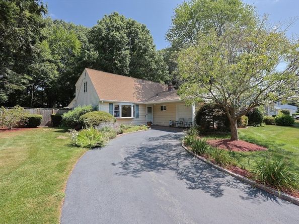 175 Westfield Dr, Holliston MA 01746
