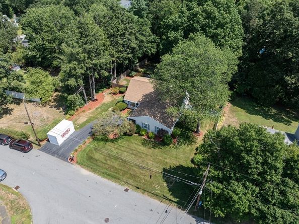 175 Westfield Dr, Holliston MA 01746