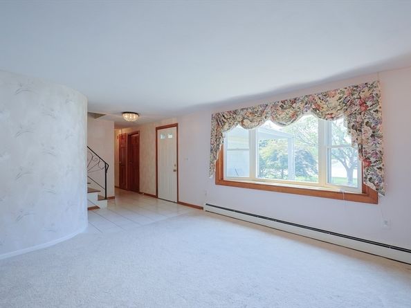 175 Westfield Dr, Holliston MA 01746
