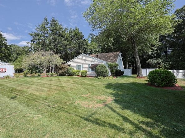175 Westfield Dr, Holliston MA 01746