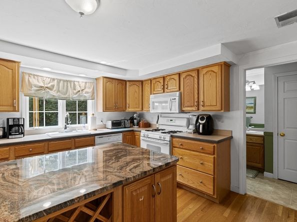 7 Great Cedar Xing, Lakeville MA 02347