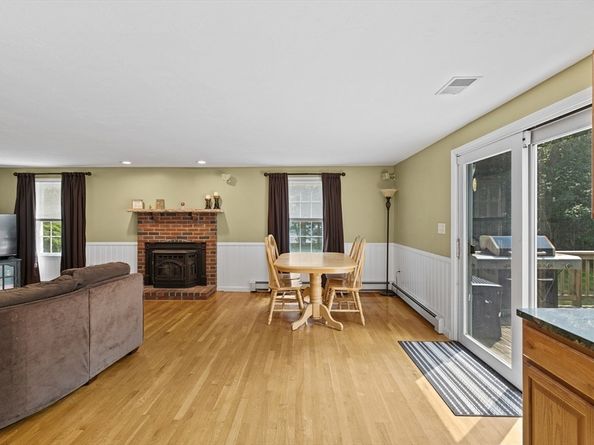 7 Great Cedar Xing, Lakeville MA 02347
