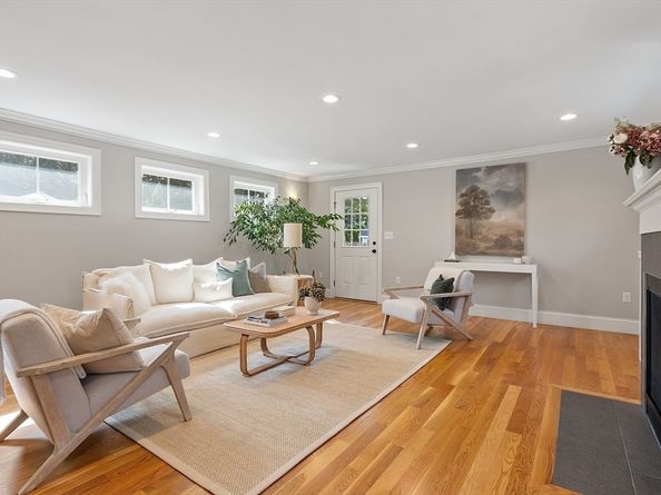 19 Shirley St 19, Lexington MA 02421