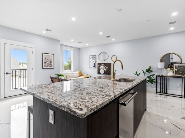 32 Pearl St 5, Boston MA 02125