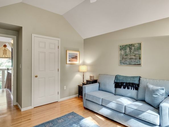 274 Bishops Forest Drive 274, Waltham MA 02452